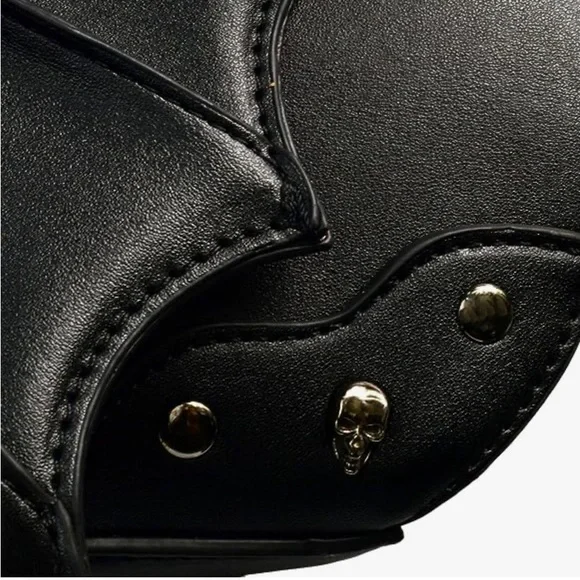 Banned Alternative Gwendolyn Batwing Handbag - Picture 6 of 10